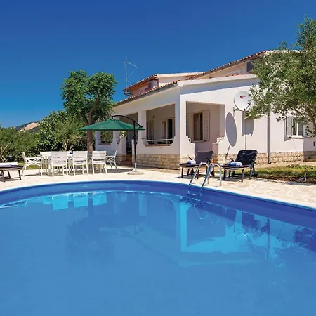 2 Bedroom Gorgeous In Barbat Barbat na Rabu