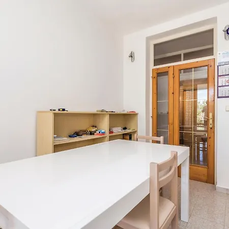 Apartament In Barbat With Wifi *