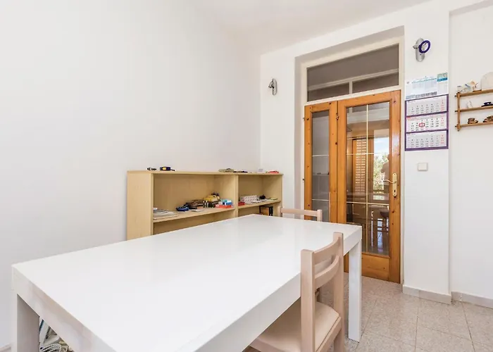 아파트 2 Bedroom Gorgeous In Barbat *