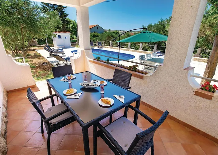 Daire 2 Bedroom Gorgeous In Barbat