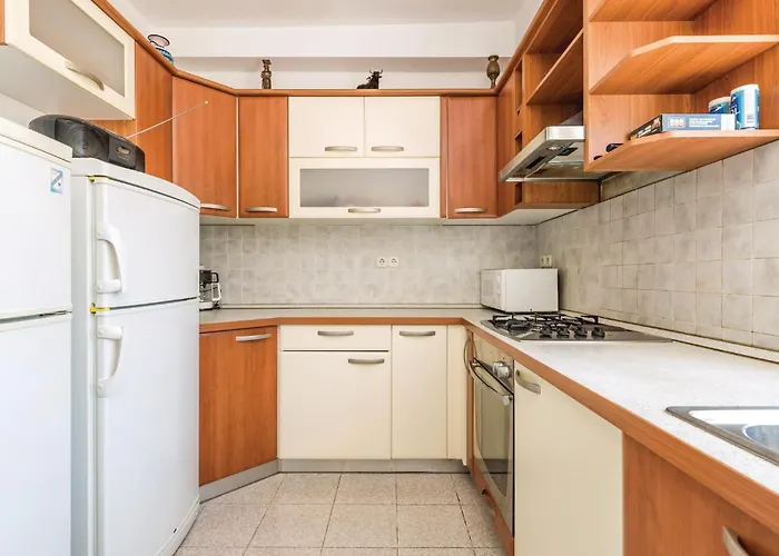 2 Bedroom Gorgeous In Barbat Barbat na Rabu