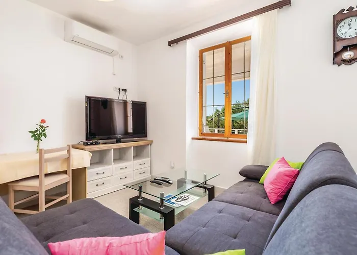 2 Bedroom Gorgeous In Barbat Daire