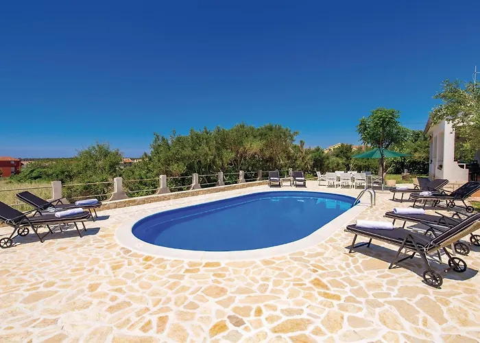 2 Bedroom Gorgeous In Barbat Barbat na Rabu