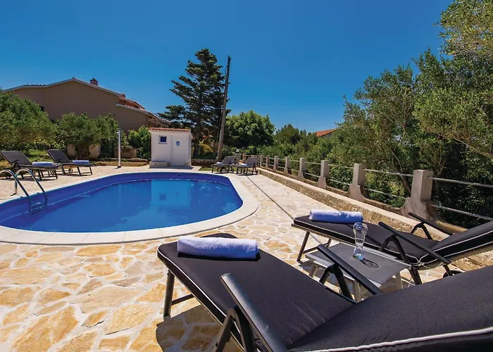 2 Bedroom Gorgeous In Barbat 아파트 Barbat na Rabu