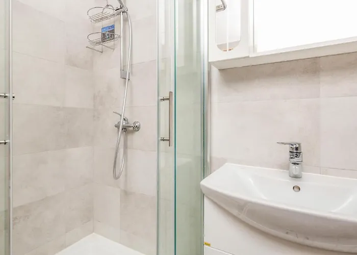 2 Bedroom Gorgeous In Barbat * Barbat na Rabu